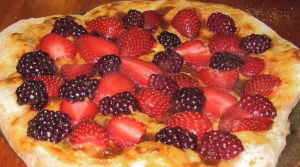 Pizza aux fruits et au chocolat